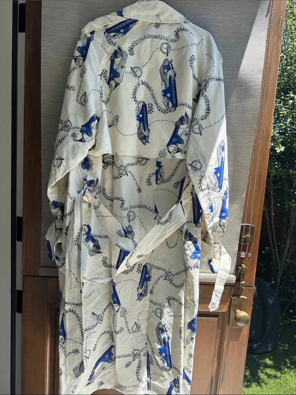 Burberry White Trench Coat Knight Hardware Tricotine - fitting up to Sz 20 - Picture 10 of 14